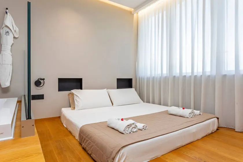 Beautiful bed & breakfast with jacuzzi | Next to Catania Cathedral | Sea view - Image 1