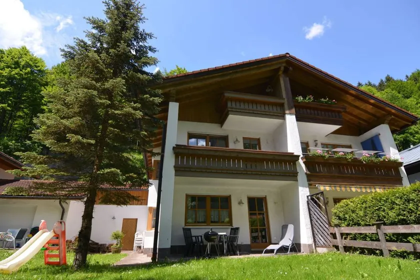 Appartement de vacances avec terrasse, piscine et jardin | Vue montagne - Image 1
