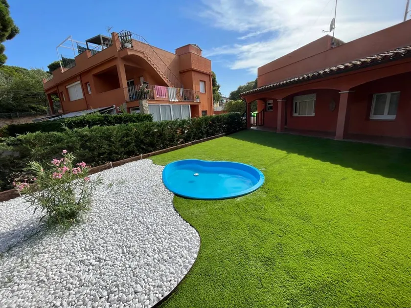 Spacieuse maison de vacances conviviale et familiale avec barbecue, piscine privée et jardin | À côté de la plage | Parfaite pour le travail à distance - Image 1