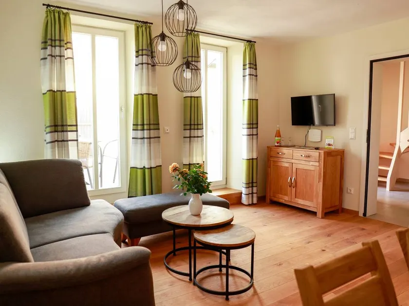 Flat with garden, terrace & fast internet | Garden view - Image 1