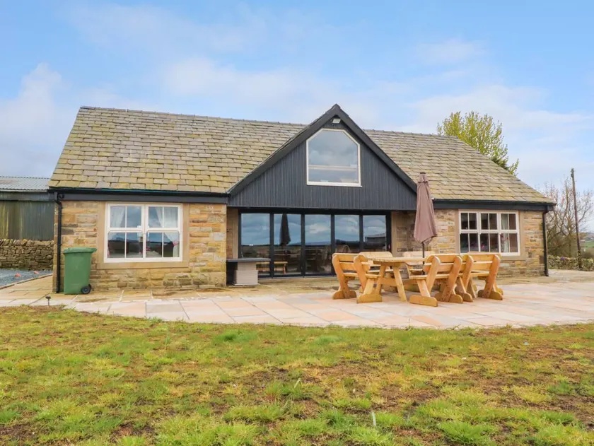 Children-friendly cottage with jacuzzi & garden - Image 1