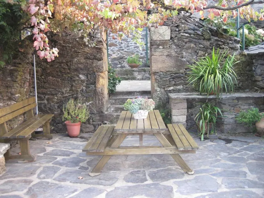 Holiday home with terrace & barbeque - Image 1