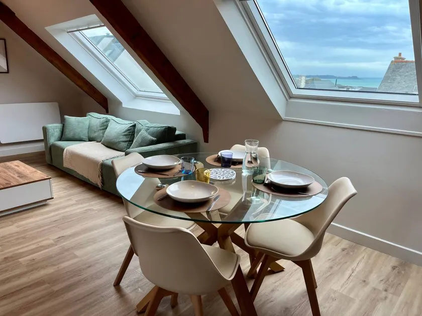 Flat | Beach view - Image 1
