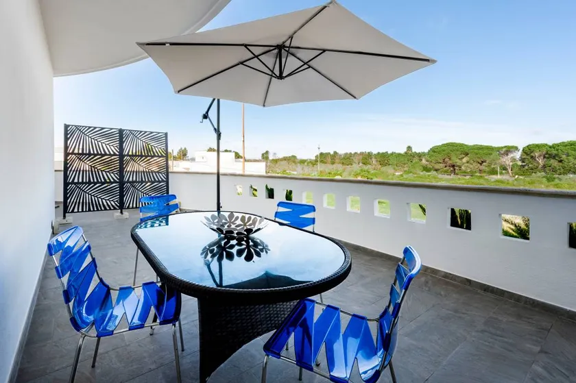 Merveilleux appartement de vacances avec terrasse et internet haut débit | Vue jardin - Image 1