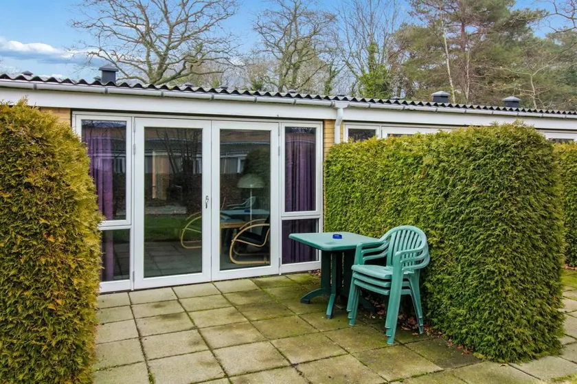 Holiday apartment with terrace, garden & barbeque | Beach nearby - Image 1