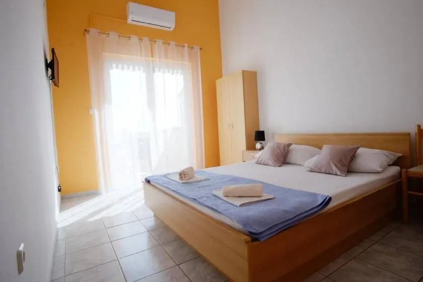 Holiday apartment with terrace & barbecue | Sea view - Image 1