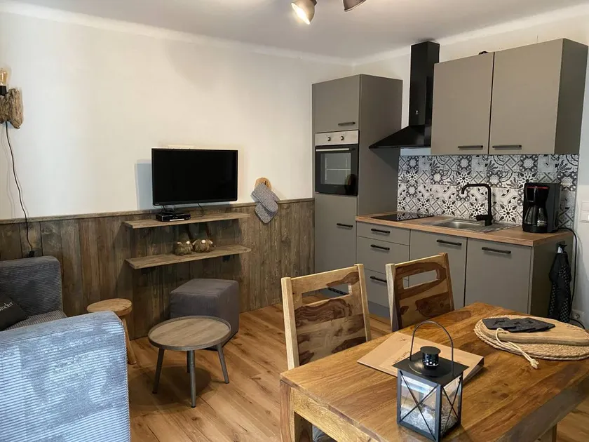 Apartment with garden & BBQ - Image 1