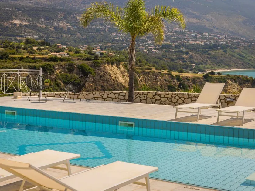 Ample house with private pool, garden & barbecue | Nature view - Image 1