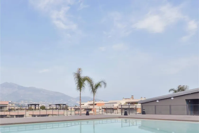 Holiday apartment with terrace & pool - Image 1