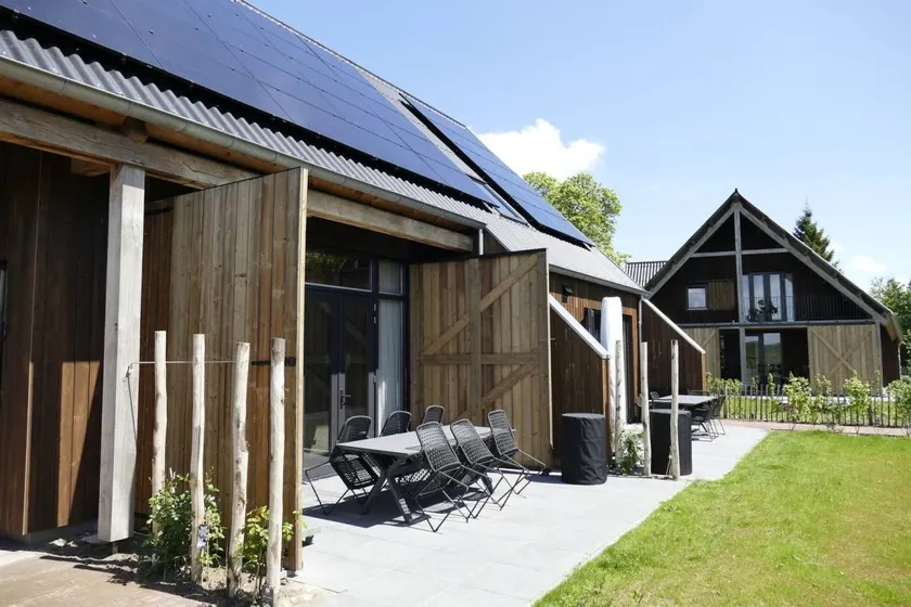 Holiday home with terrace & garden | Dogs allowed - Image 1