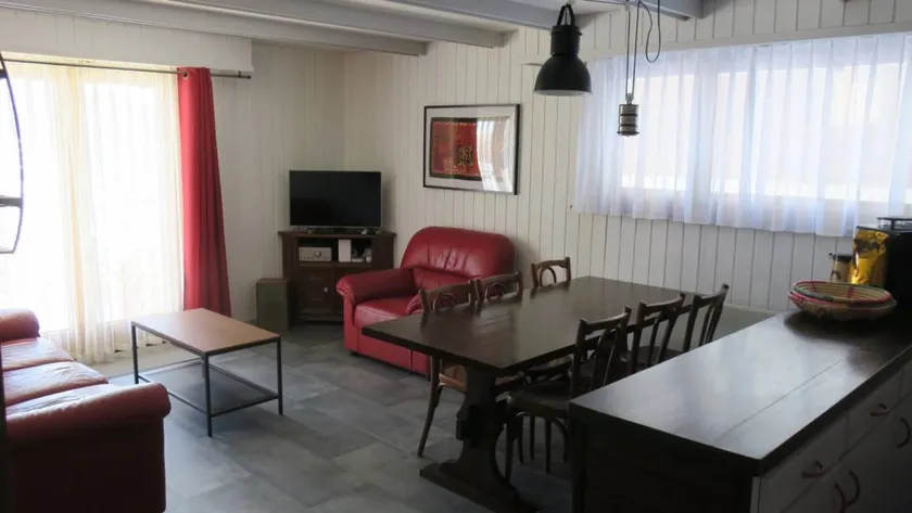 Flat with terrace, sauna & private pool | Mountain view | Ski nearby - Image 1