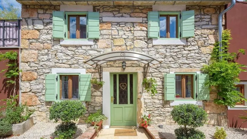 Voll ausgestattetes wunderschönes Apartment mit Garten, Terrasse und privatem Pool | Gartenblick | Haustiere sind willkommen - Image 1