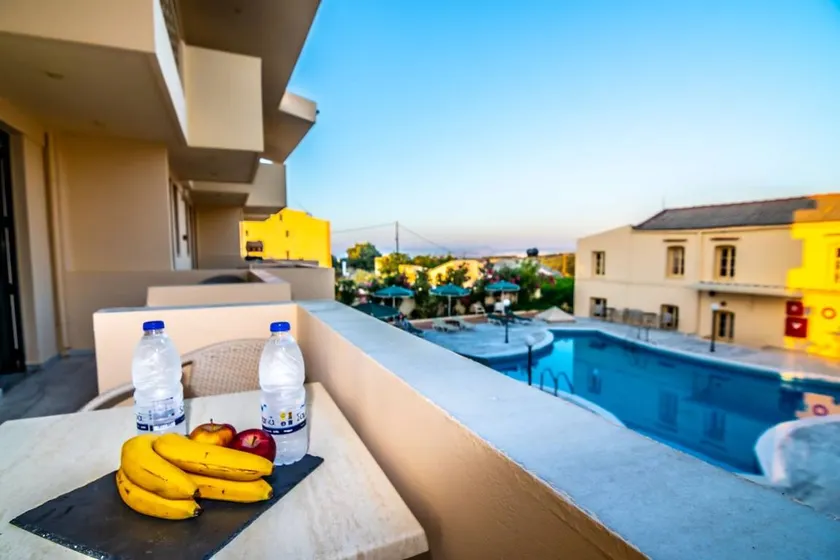 Nice flat with terrace - Image 1