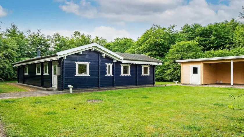 Holiday home with BBQ & terrace | Pets are welcome - Image 1