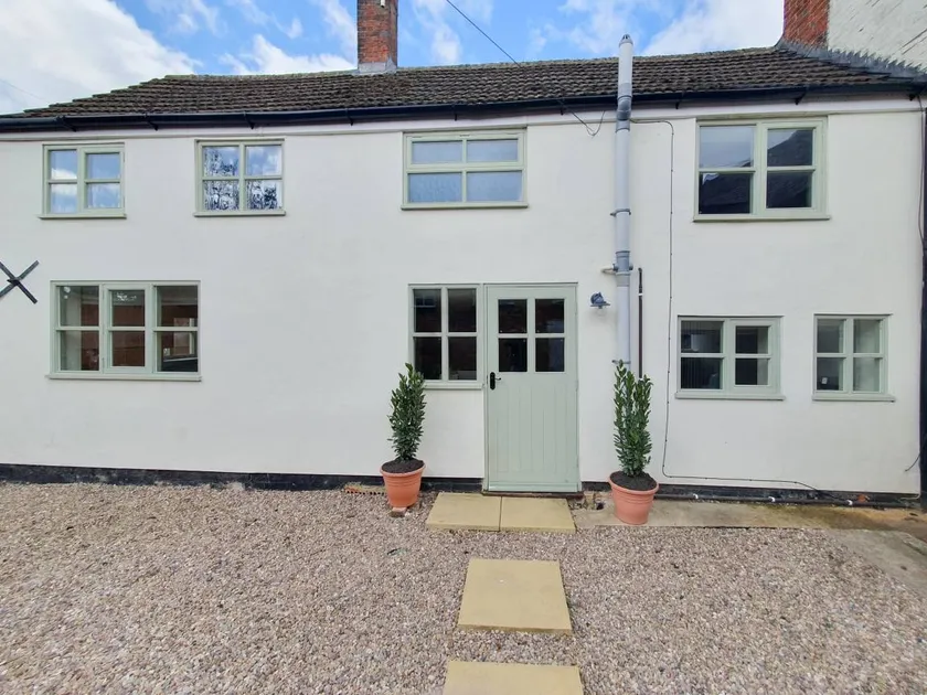 Family-oriented lovely cottage with garden | Pets allowed - Image 1
