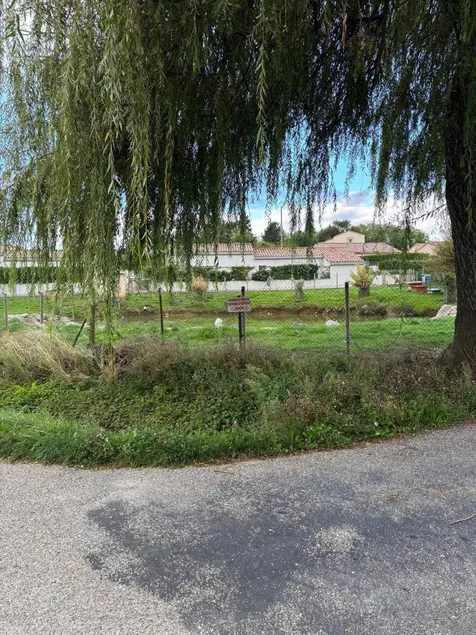Spacious house in Vernoux-en-Vivarais, enclosed garden, 170 m² - Image 1