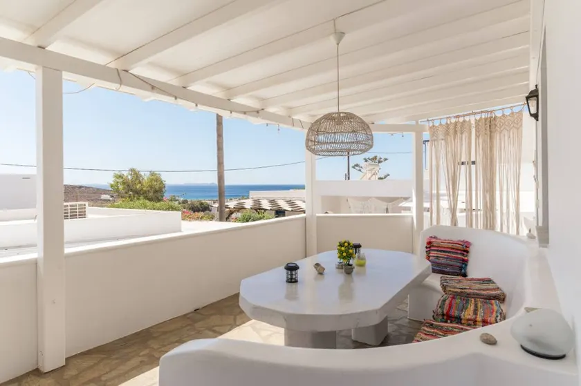 Apartment with terrace, garden & hot tub | Beach view | Perfect for remote work - Image 1