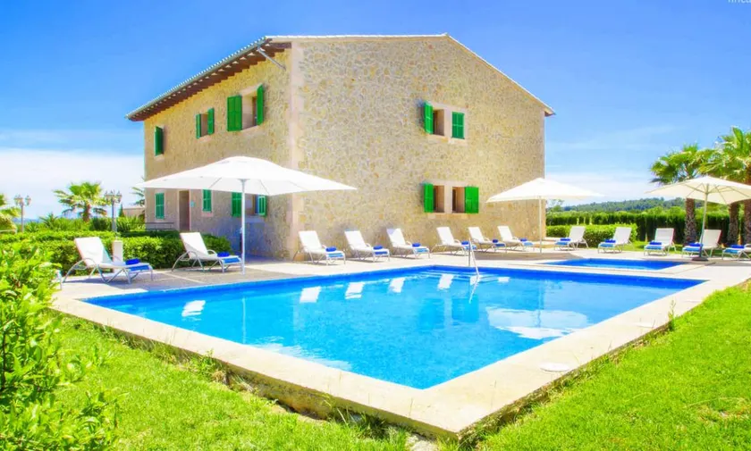 Villa with barbecue, garden & terrace | Mountain view - Image 1