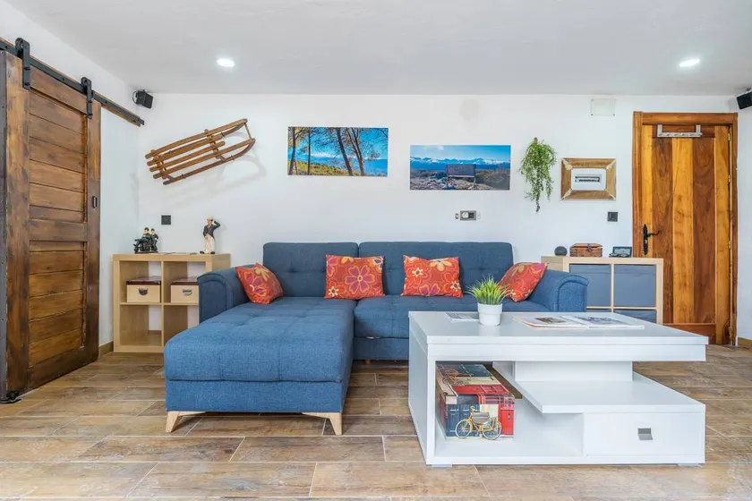 Appartement avec internet haut débit et terrasse | Vue montagne - Image 1