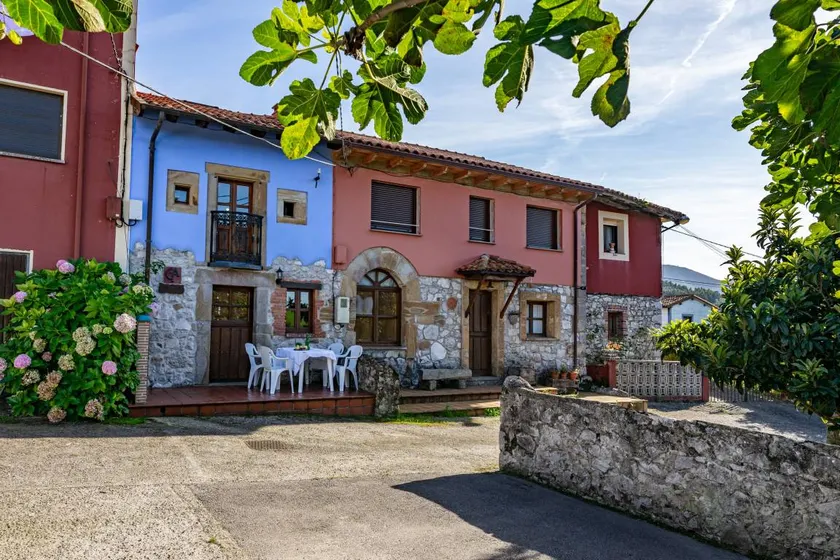 Country House 'El Llosín' with Private Terrace, Balcony and Wi-Fi - Image 1