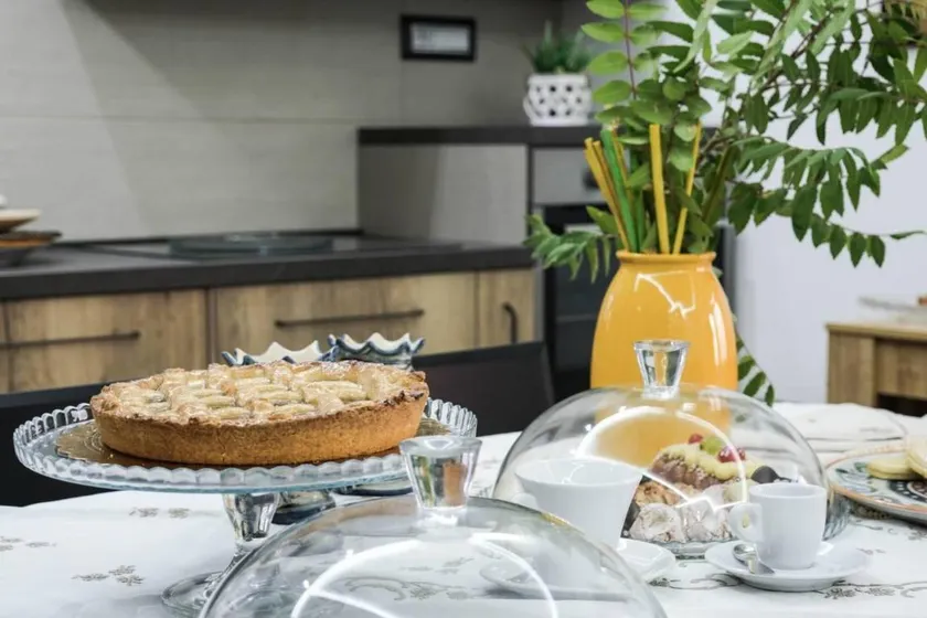 Room 'Stanza Del Vino' with Shared Terrace, Wi-Fi and Air Conditioning - Image 1