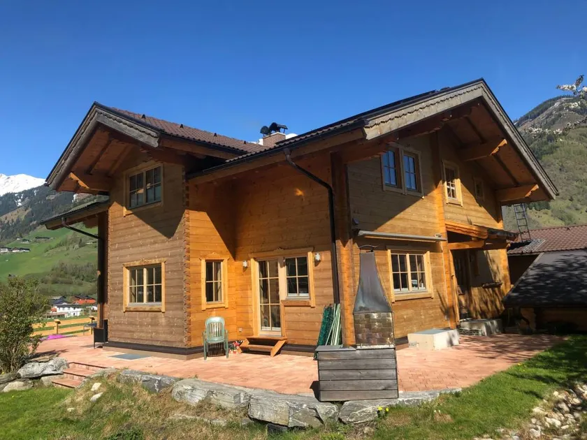 Villa mit Garten, Terrasse und Grill - Image 1