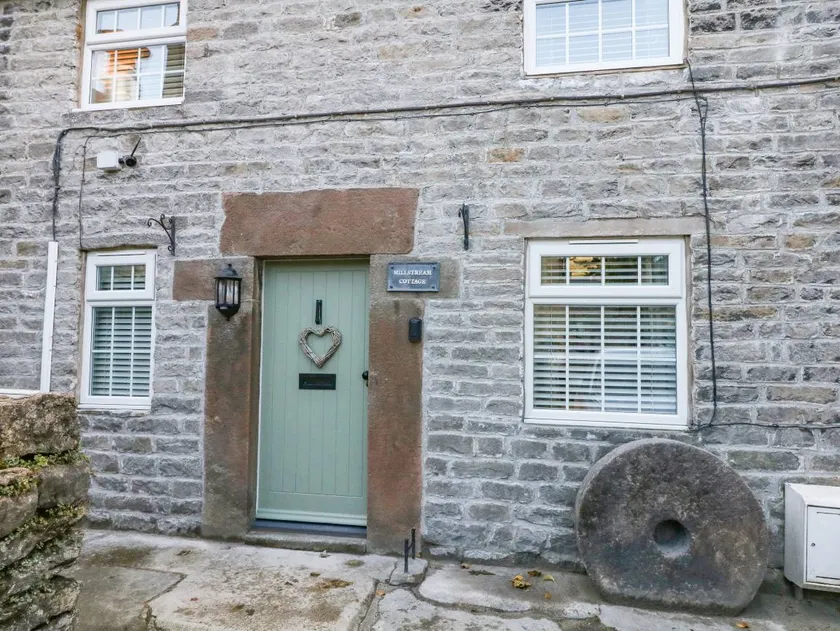 Children-friendly pleasant cottage with garden - Image 1