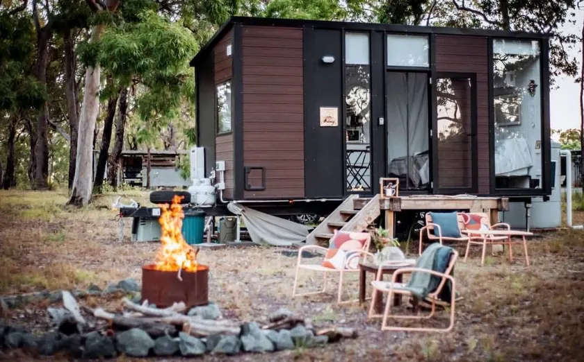 Coastal Tiny House for Glamping near Deepwater National Park - Image 1