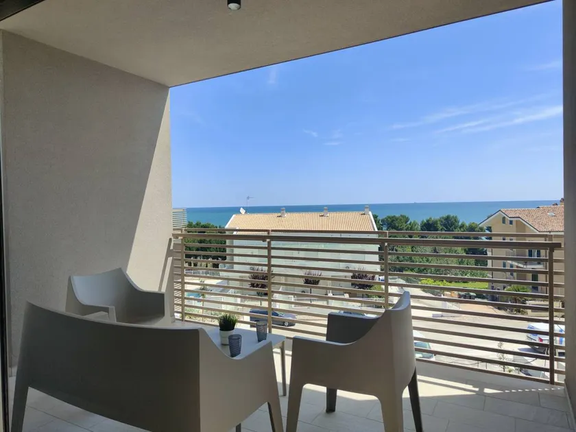 Holiday apartment with pool | Beach view - Image 1