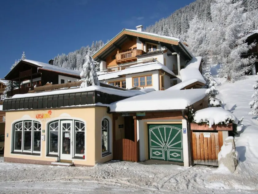 Holiday apartment with terrace & sauna - Image 1