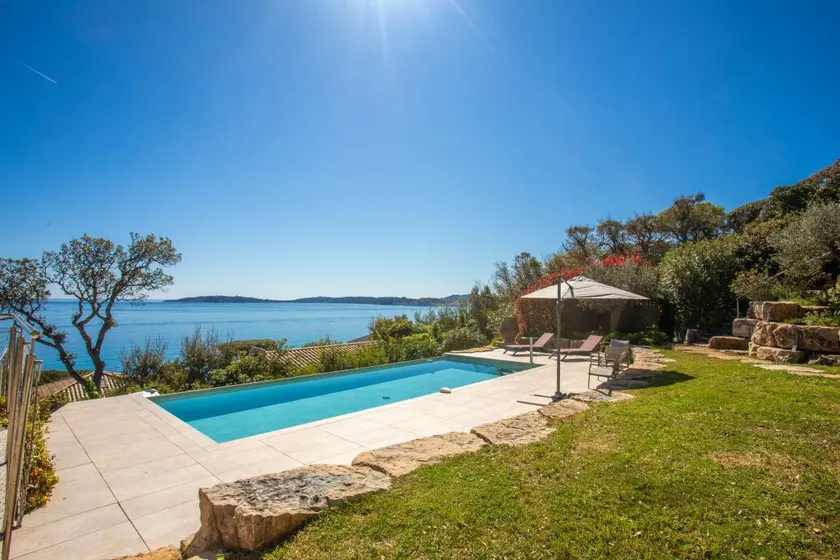 Villa mit herrlichem Blick auf den Golf von Saint-Tropez, Strand nur 200 m entfernt - Image 1