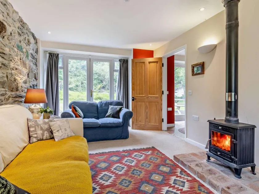 Cottage with garden & barbecue - Image 1