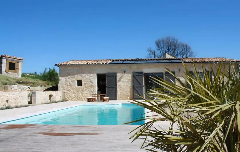 Pierre de Lomagne Room with Shared Pool - Image 1