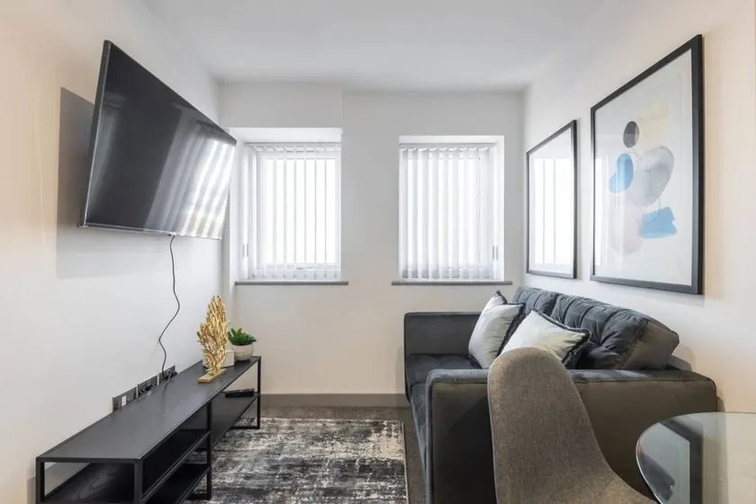 Children-friendly apartment with fast internet - Image 1