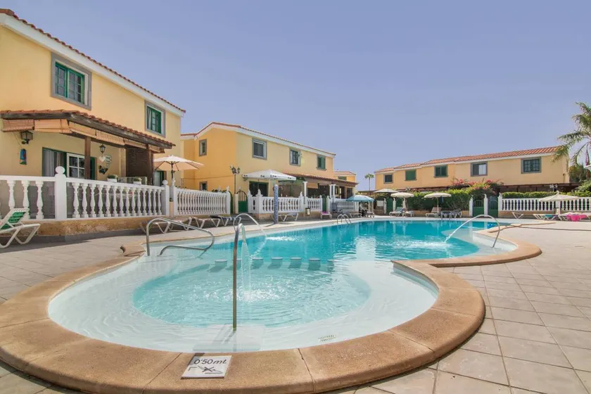Charming apartment with garden, terrace & pool | Perfect for remote work - Image 1