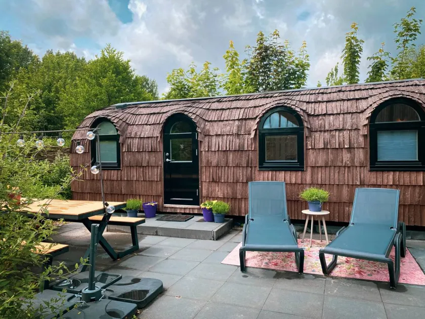 Lovely house with jacuzzi, garden & sauna - Image 1