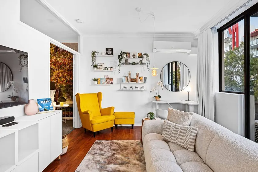Spacious Homely Apartment Close to Everything - Image 1