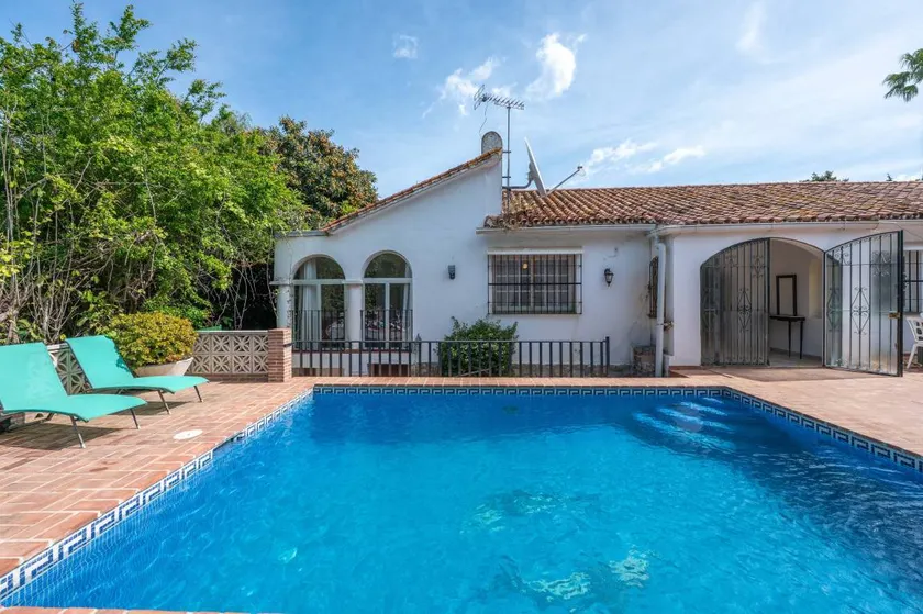Fully equipped beautiful villa with barbecue, terrace & garden | Mountain view | Next to the beach | Dogs allowed - Image 1