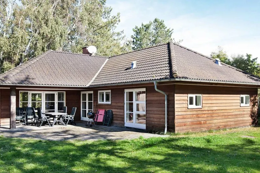 Modern Holiday Home in Store Fuglede With Garden - Image 1