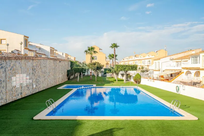 Appartement avec piscine et terrasse | Vue mer | Adapté au travail à distance - Image 1