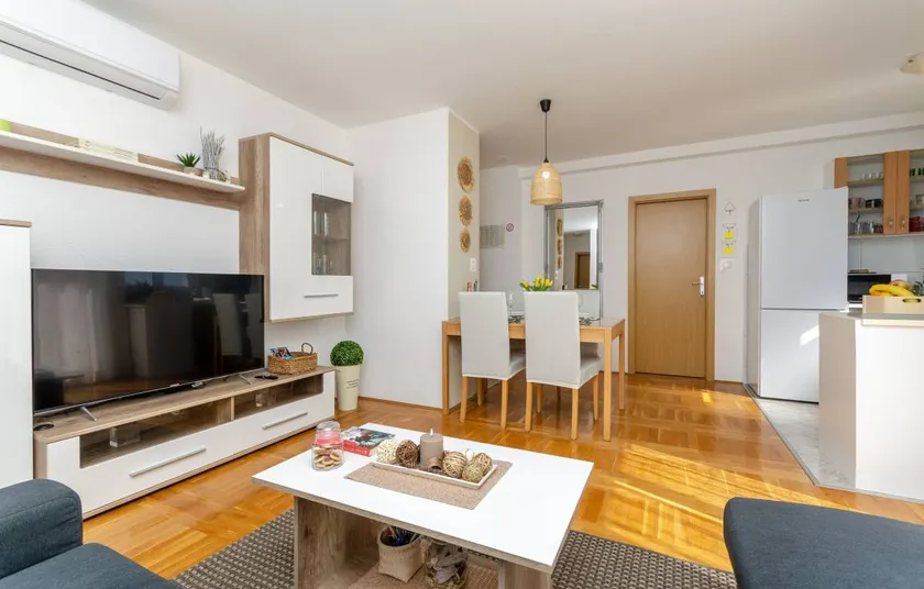 Apartment with terrace | Garden view - Image 1