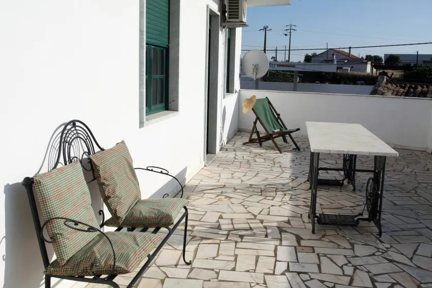 Villa avec terrasse, jardin et internet haut débit | Vue jardin - Image 1