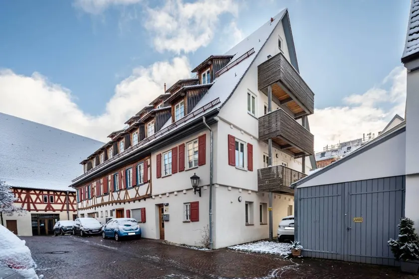 Flat with terrace - Image 1
