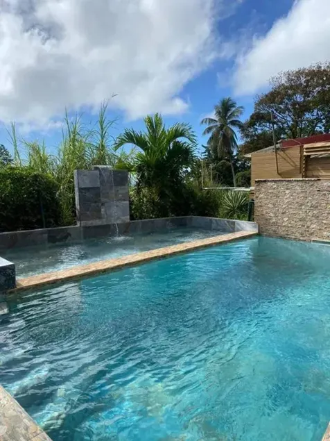 Holiday home with terrace, garden & pool - Image 1
