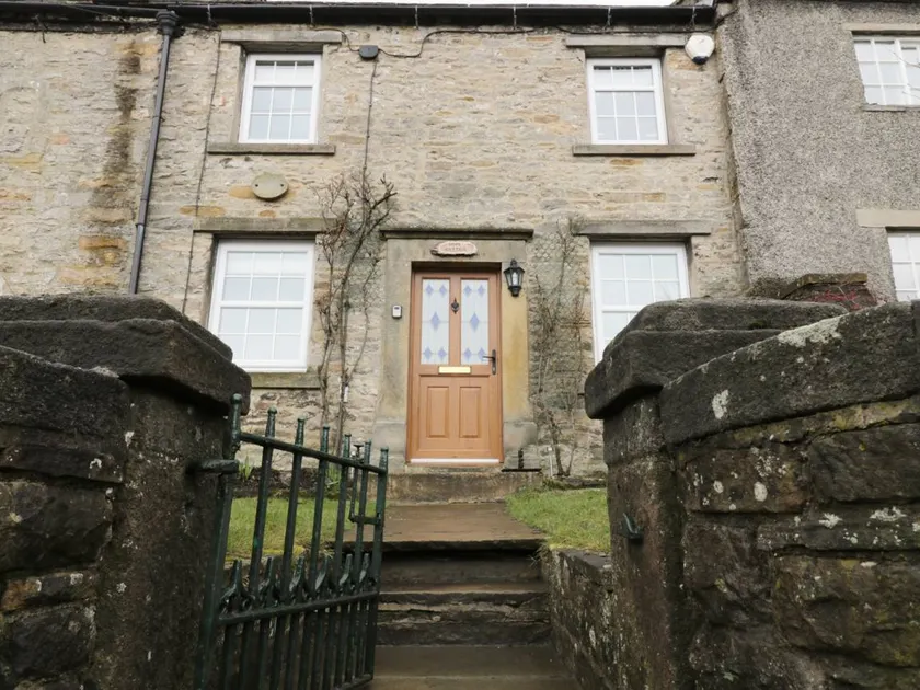 Cottage with garden - Image 1
