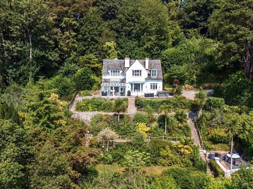 Child-friendly nice cottage with garden, hot tub & terrace | Dogs allowed - Image 1