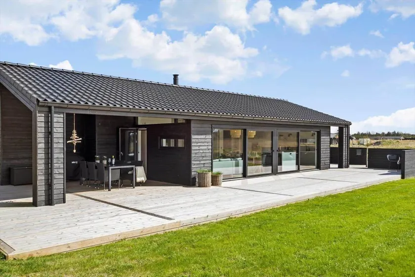 Fully equipped house with terrace & barbecue - Image 1