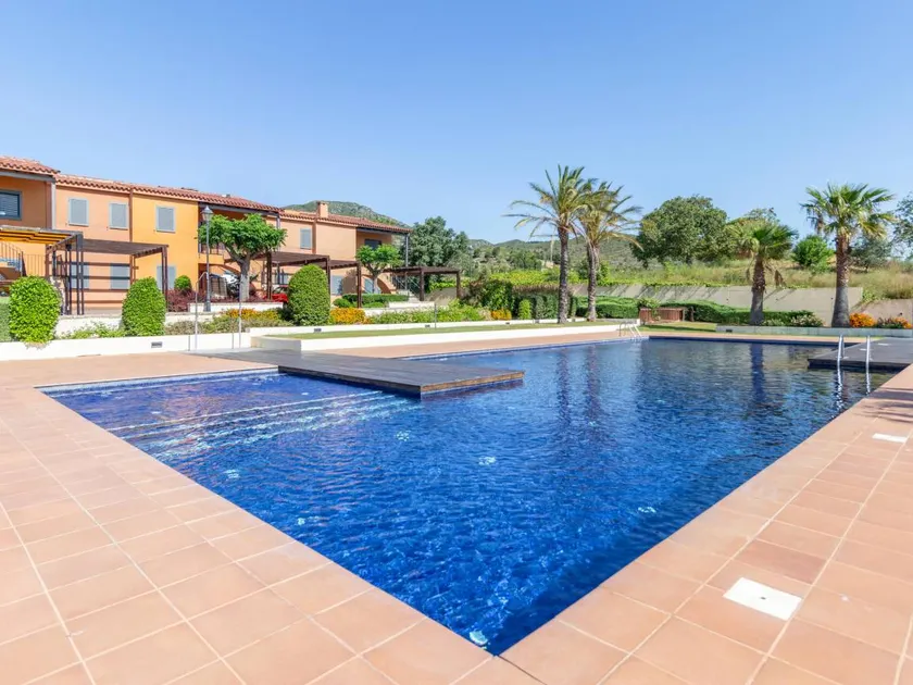 Fully equipped beautiful flat with pool & garden | Pets allowed - Image 1