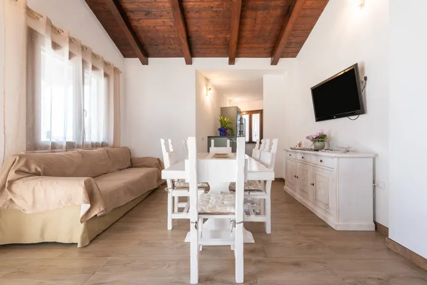 Holiday home with garden, terrace & BBQ - Image 1