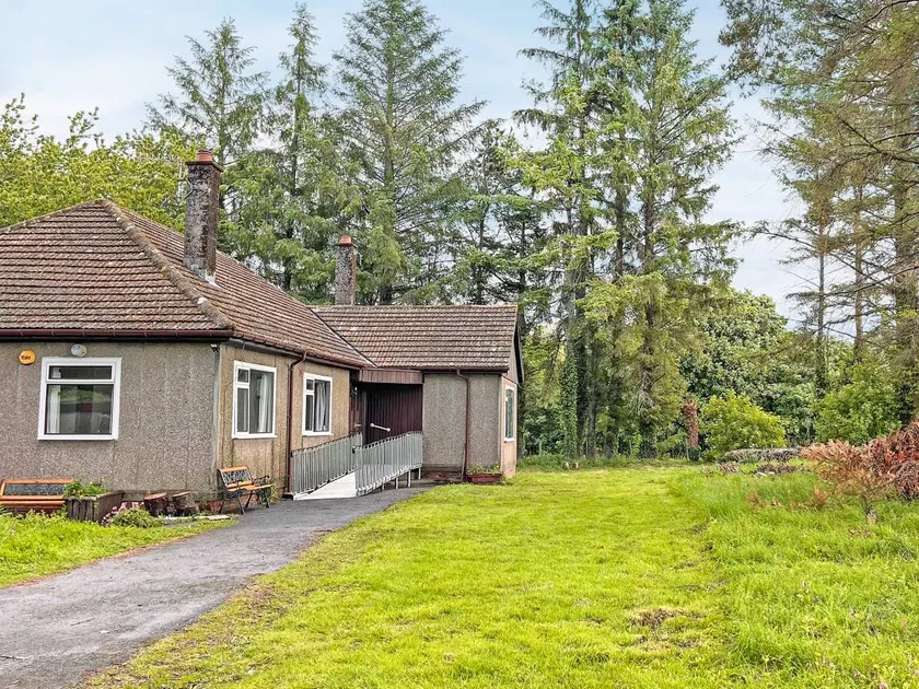 Children-friendly wonderful cottage with garden | River view - Image 1
